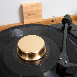 Pro-Ject Record Puck Brass #3